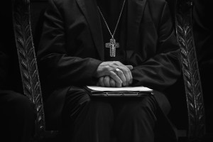 Investigan a 11 obispos y exobispos por abusos sexuales en Francia