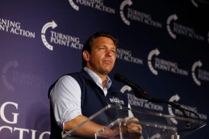 Administración de DeSantis intenta bloquear acceso a monitores electorales en tres condados de Florida