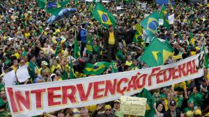 “Venimos a pedir socorro”: miles de bolsonaristas piden intervención militar tras la victoria de Lula