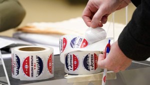 Fraude electoral en EEUU: Mujer fue acusada por votar en dos estados
