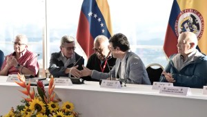 Colombia y ELN mantienen hermetismo en tercer día de negociaciones en Caracas