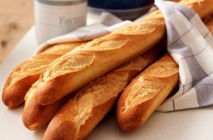 La “baguette” francesa, declarada patrimonio inmaterial de la Unesco
