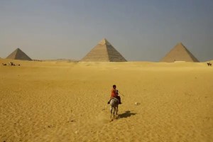 El calentamiento global amenaza con desaparecer las Pirámides de Egipto, advierte un arqueólogo