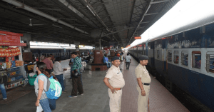 Un cadáver viaja 900 kilómetros en el baño de un tren en la India sin ser detectado