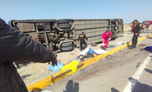 Tragedia en Perú: Al menos diez muertos en accidente de un autobús