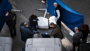 Hallaron el cadáver de un hombre descuartizado en un contenedor de Barcelona, España