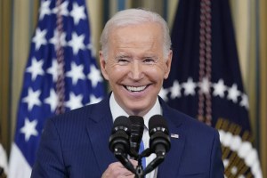 Biden cumple 80 años y pondera un segundo mandato presidencial