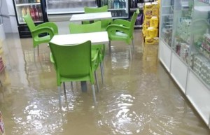 Sector comercial de Paraguaná en emergencia ante las lluvias e inundaciones
