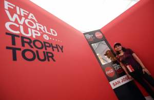 Trofeo de la Copa del Mundo hace su última escala latinoamericana en Costa Rica