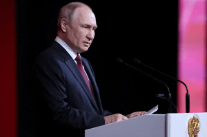 Putin le retirará la ciudadanía a los rusos que desacrediten a su ejército