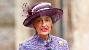 Madrina del príncipe William renunció a su cargo en el Palacio de Buckingham por acusaciones de racismo