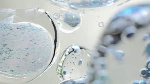 Impresionante: descubren nuevo mecanismo que impulsa la transición de vidrio a líquido