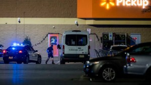 Tiroteo en Walmart de Virginia: Empleada tenía un arma en la frente mientras otros corrían por sus vidas
