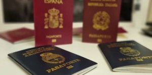 El pasaporte que debes usar si tienes doble nacionalidad y quieres viajar a EEUU