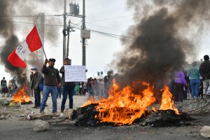 Al menos cinco manifestantes muertos este #13Dic en Perú tras propuesta de elecciones anticipadas