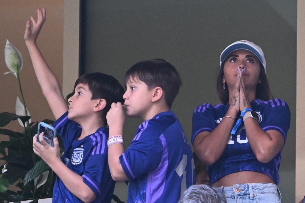 Antonela Roccuzzo junto a la familia de Messi, los nervios antes de iniciar la final de Qatar 2022 (Fotos)