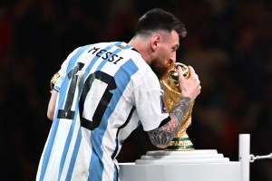 Un trofeo más para la vitrina del GOAT: Messi gana su tercer premio The Best