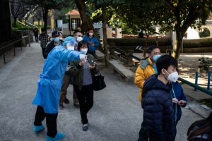 China reportó cero muertes por Covid-19 a pesar de la oleada de infecciones en el país