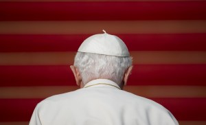 Benedicto XVI, el papa que renunció arrastrado por los tumultos de la Iglesia