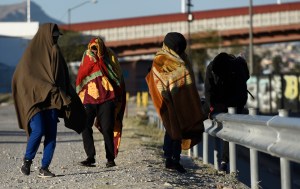 Migrantes sufren por el frío extremo al norte de México