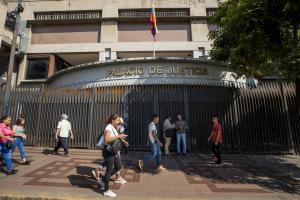 La orden de libertad en Venezuela, un obstáculo para los presos