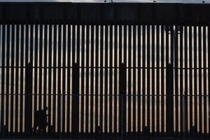 EEUU alerta que la “frontera no está abierta” y mantendrá el Título 42