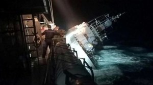 Al menos 31 desaparecidos al naufragar un barco de la Marina tailandesa