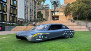 Cómo es el auto solar eléctrico que logró el nuevo récord Guinness de eficiencia