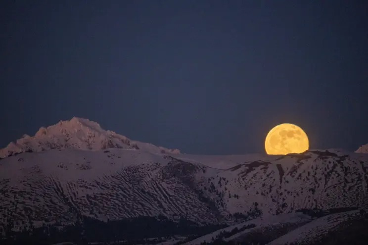 “Luna fría”: Cuándo se puede ver este fenómeno astronómico en todo EEUU