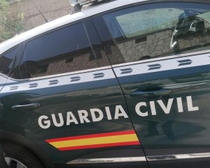 Una policía y sus dos hijas fueron halladas muertas por disparos en España