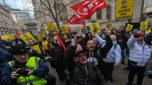 Los empleados de correos y los ferroviarios a la huelga en Reino Unido