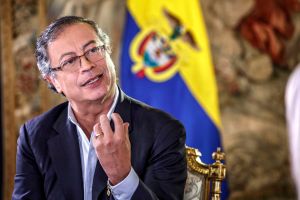 Congreso de Perú declaró persona non grata a Gustavo Petro