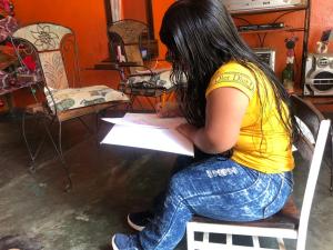 Adolescente en Guárico teme quedar inválida y pide ayuda para una cirugía