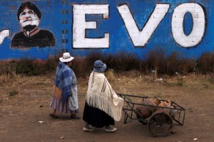 Seguidores radicales de Evo Morales secuestran periodistas y ocupan tierras de propiedad privada en Bolivia