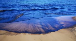 Derrame petrolero en Anzoátegui: Playas continúan cerradas tras 14 días