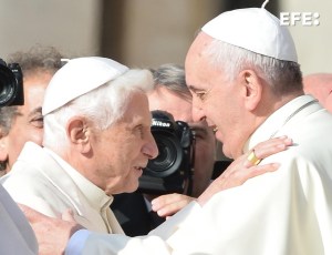 Tras la muerte de Benedicto XVI, Francisco continúa con sus planes de futuro