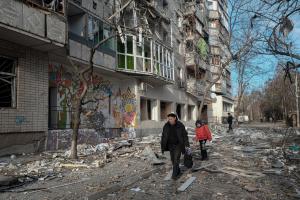Kiev denuncia la muerte de tres civiles por un ataque ruso en Jersón