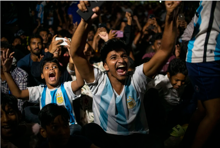 Trágico festejo: fanática de Argentina murió al recibir un disparo durante celebraciones en la India