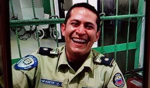 Funcionario de Polisucre falleció tras colisionar su moto con una defensa vial (Video)