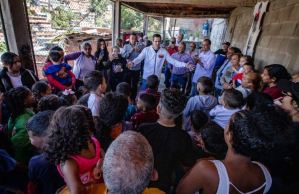 Guaidó llevó alegría y esperanza a Petare: es lo que luchamos por rescatar en Venezuela (Fotos)