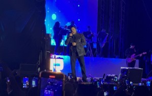 Contra viento y marea: Jerry Rivera se presentó en Caracas, a pesar de su delicado estado de salud