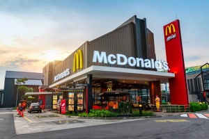 Polémica en EEUU por la inauguración de un McDonald’s: la primera tienda automatizada de la franquicia