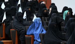 Talibanes tildan de “pequeñas cuestiones” los derechos de la mujer tratados en la ONU