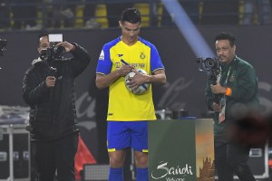 El castigo que arrastra Cristiano Ronaldo desde el Manchester United y dilataría su debut en Arabia Saudita