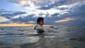 “Nadie puede detener el agua”: el cambio climático ahoga las esperanzas de la isla más grande del archipiélago de Fiyi