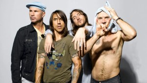 Adicciones, éxitos, muerte y una canción que es récord: los 40 años de Red Hot Chili Peppers