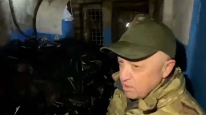 El mercenario favorito de Putin admitió las dificultades de sus tropas en Ucrania y criticó a “los burócratas que beben champaña” en Moscú