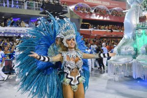 Desfiles callejeros, alma de los carnavales, regresan a Río de Janeiro tras dos años ausentes