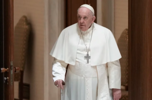 El papa Francisco pidió eliminar “las raíces del odio” que causaron el Holocausto