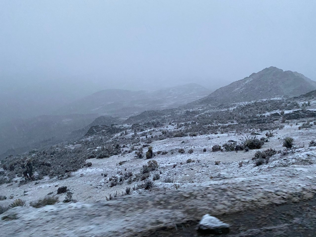 Nevada vistió de blanco al Pico El Águila y sorprendió a los merideños (Imágenes)